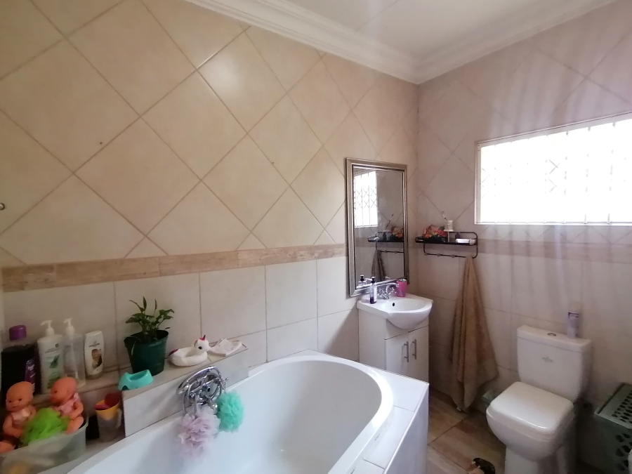 3 Bedroom Property for Sale in Adamayview North West